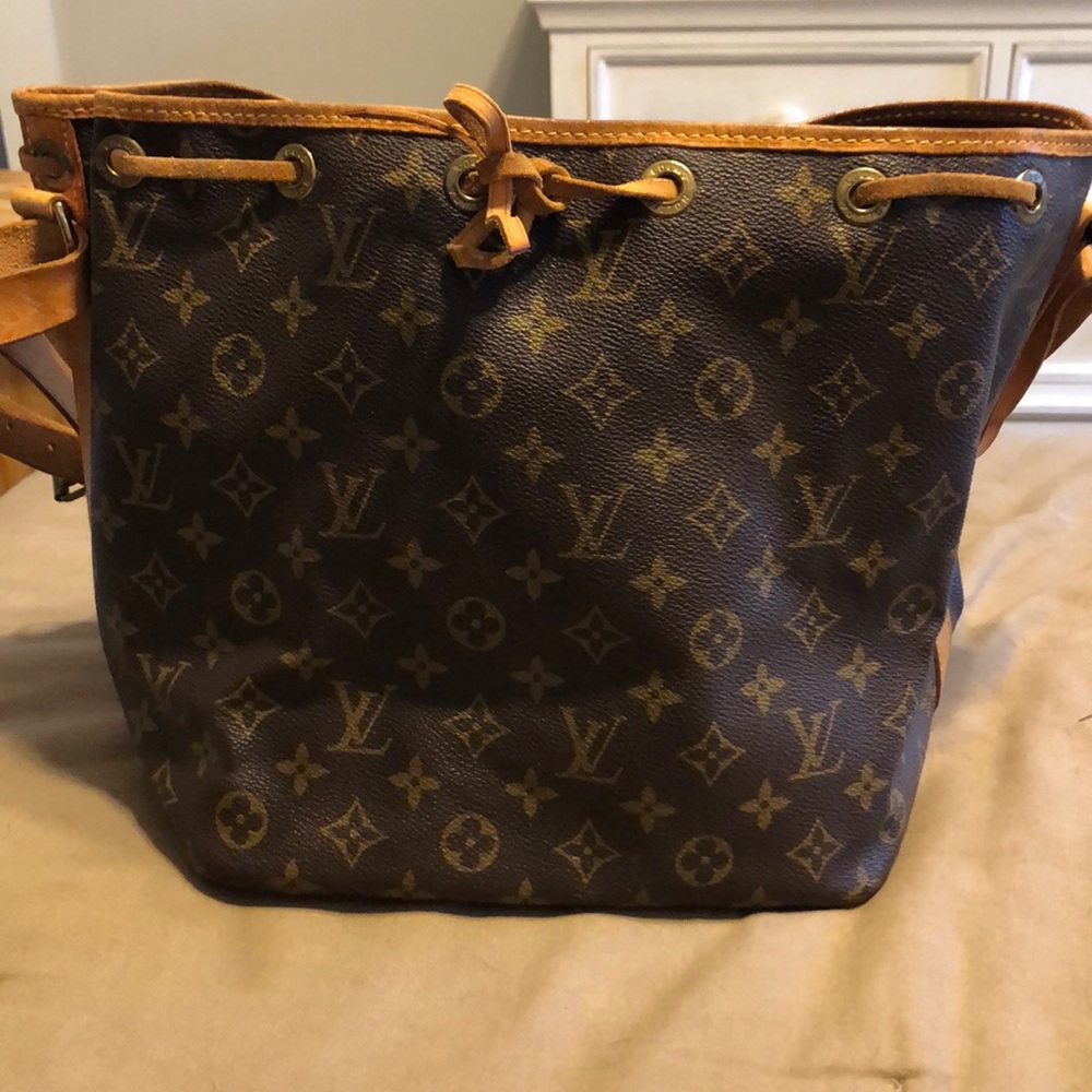 Louis Vuitton petit noe monogram canvas shoulder